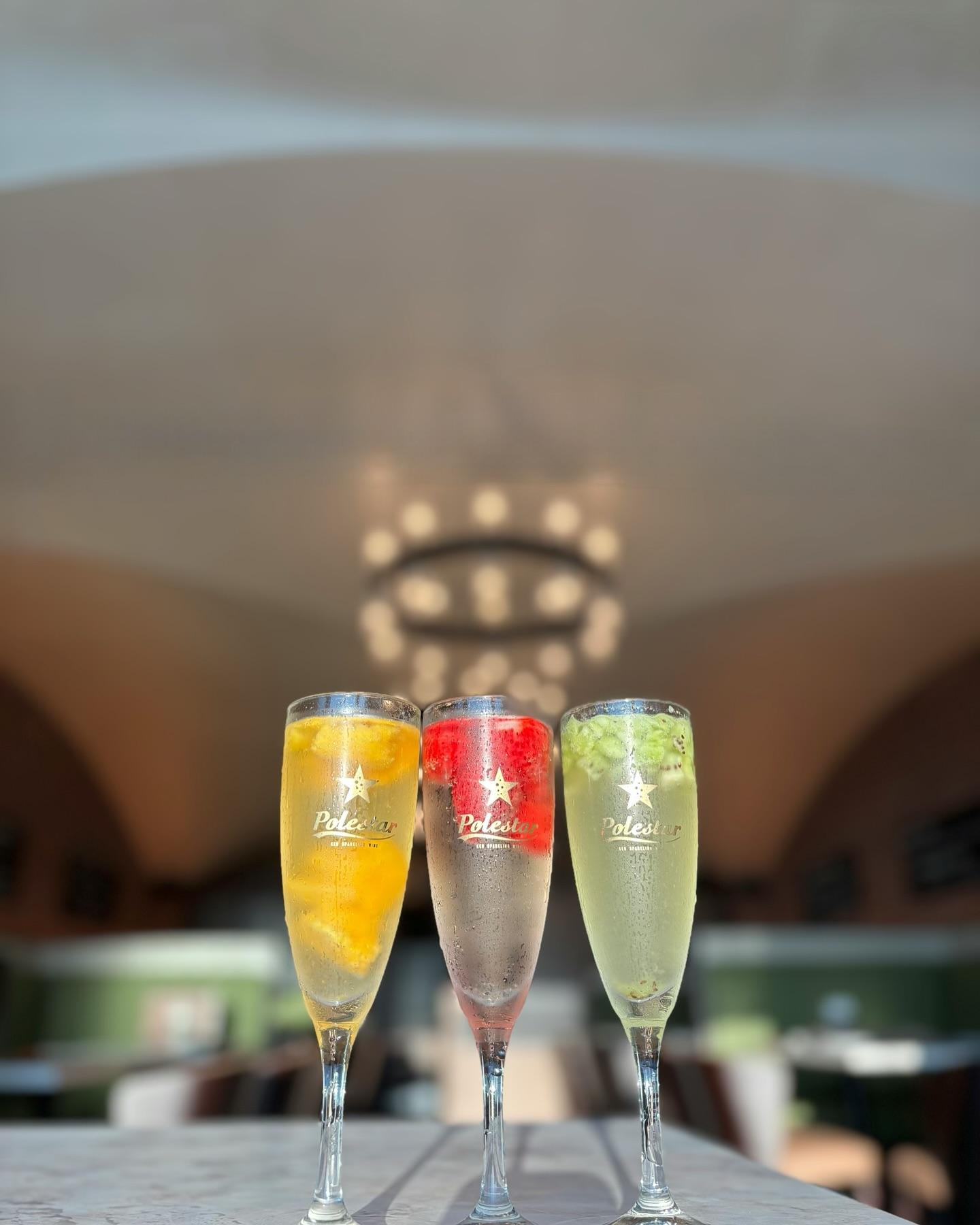 生フルーツ入りスパークリングワイン🥂