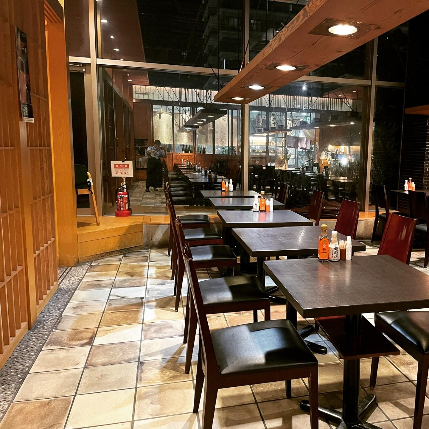 コース料理に続きまして、店内もご紹介いたします！