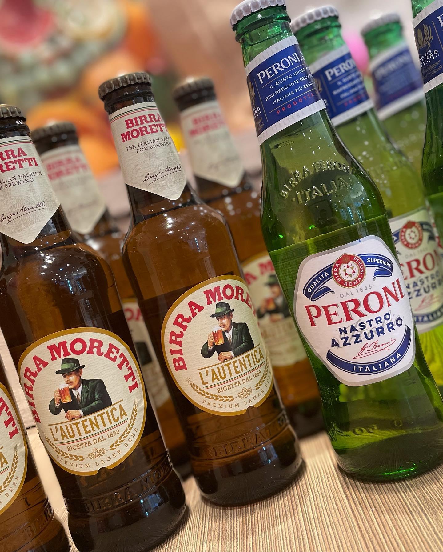 イタリアンビアを小瓶にてモレッティ•ビールとペローニナストロアズーロをご用意しています‼️🍺
