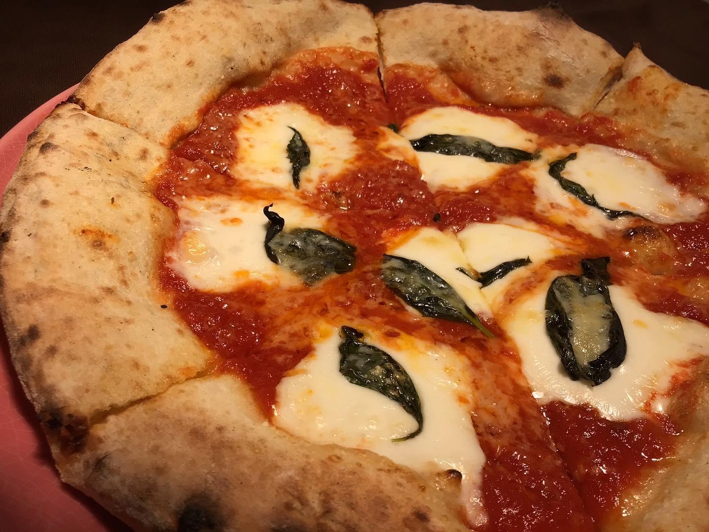 本日ご紹介するのは定番のマルゲリータです🍕