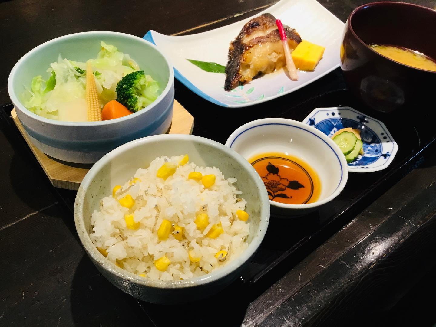 夏限定のとうもろこしの炊き込みご飯🌽🍚