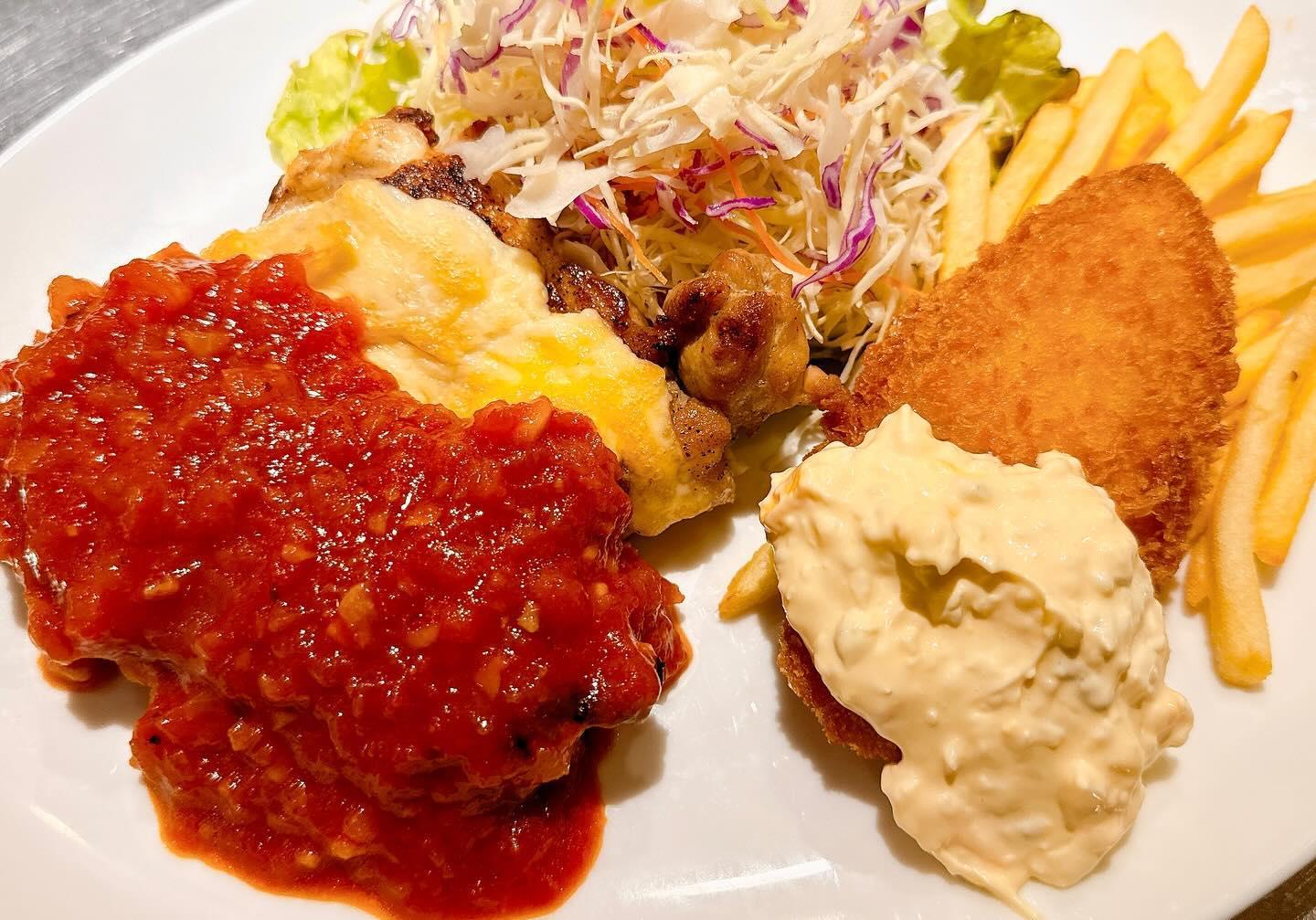 こんにちは☀️ニユートーキヨーパレスサイドビル店です😃