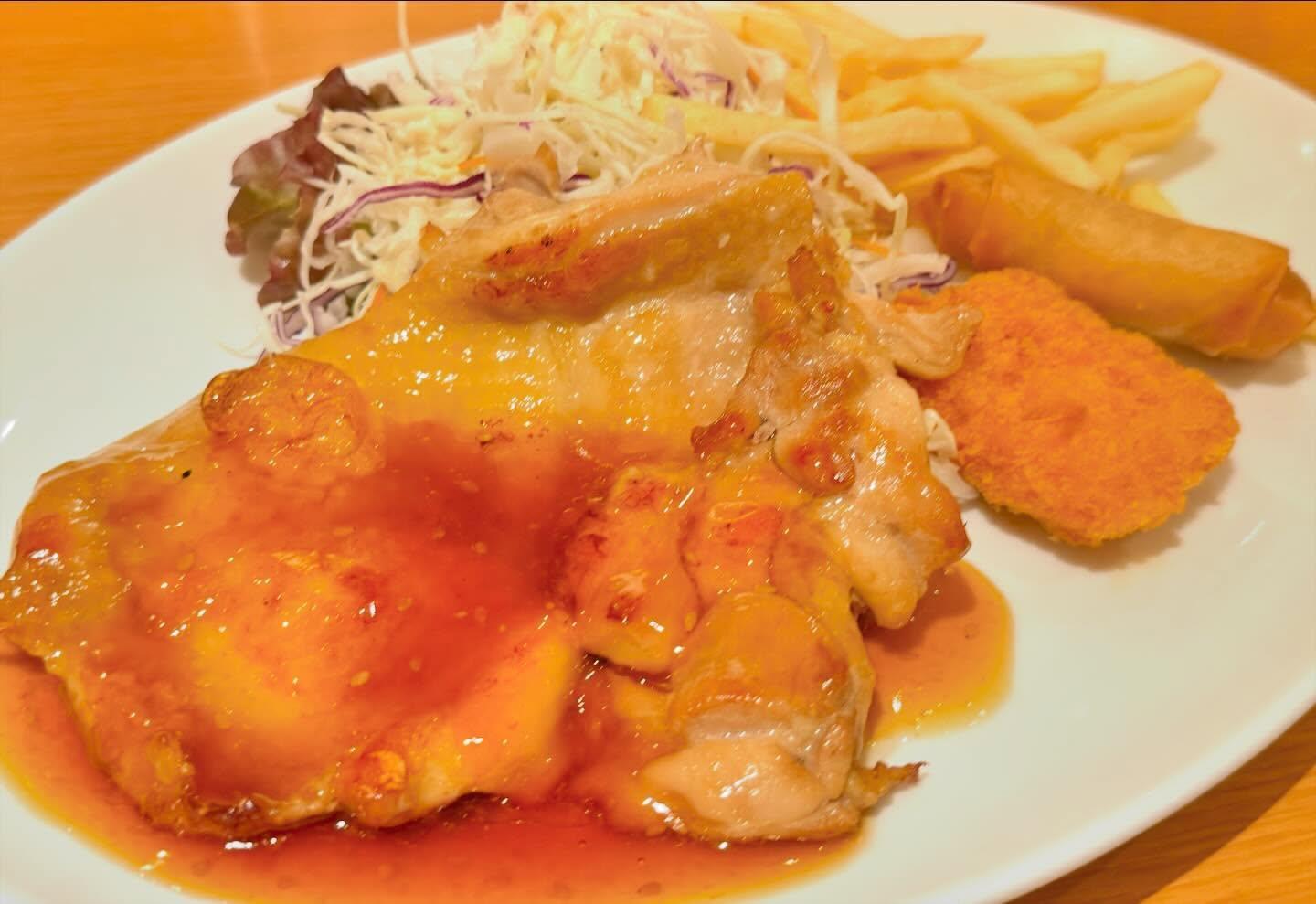 こんにちは☀️ニユートーキヨーパレスサイドビル店です😃