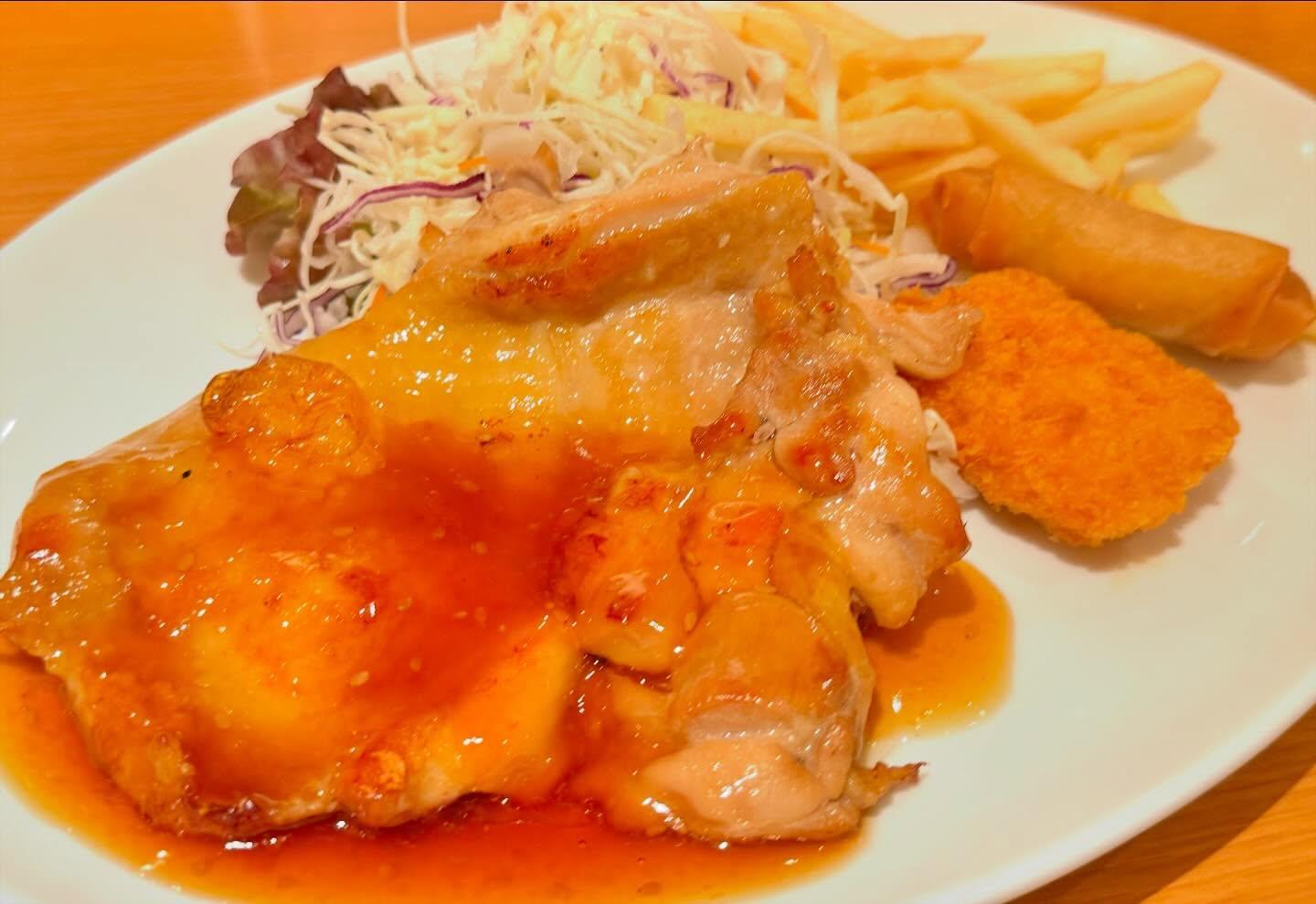 こんにちは☀️ニユートーキヨーパレスサイドビル店です😃