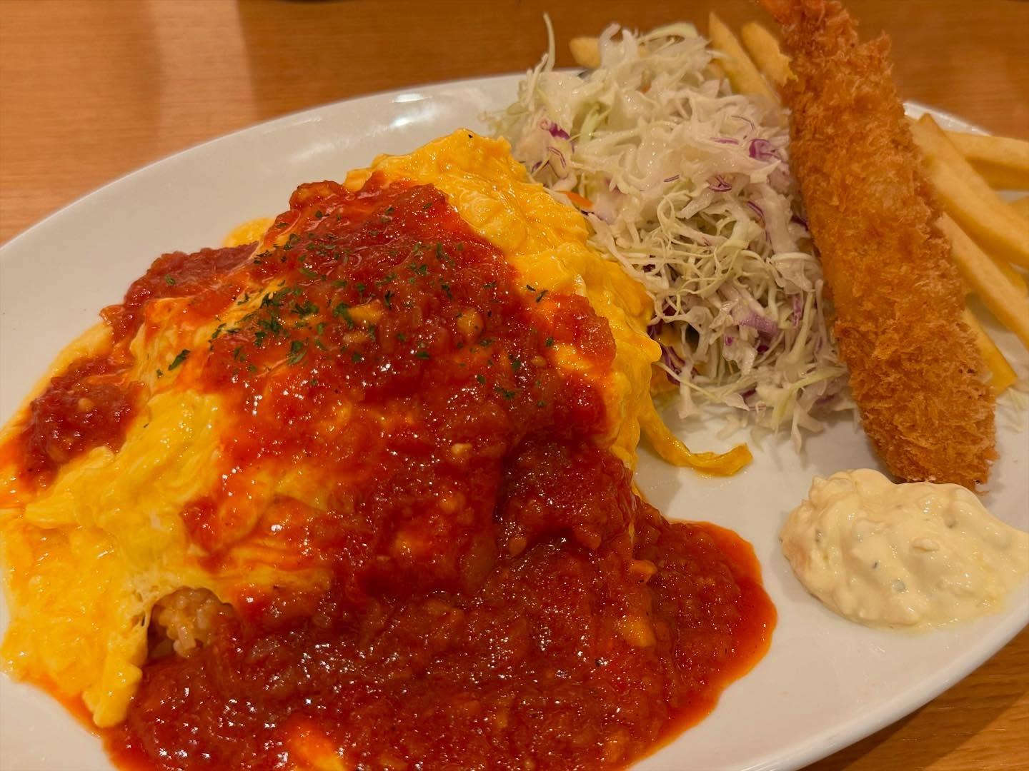 こんにちは☀️ニユートーキヨーパレスサイドビル店です😃