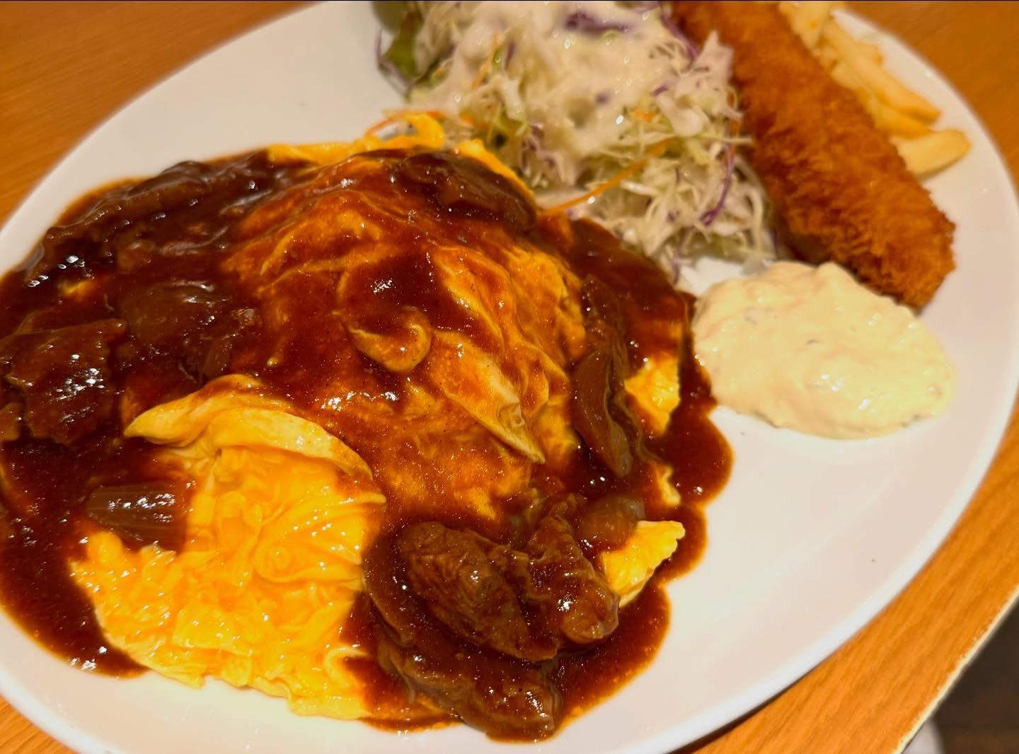 こんにちは☀️ニユートーキヨーパレスサイドビル店です😃