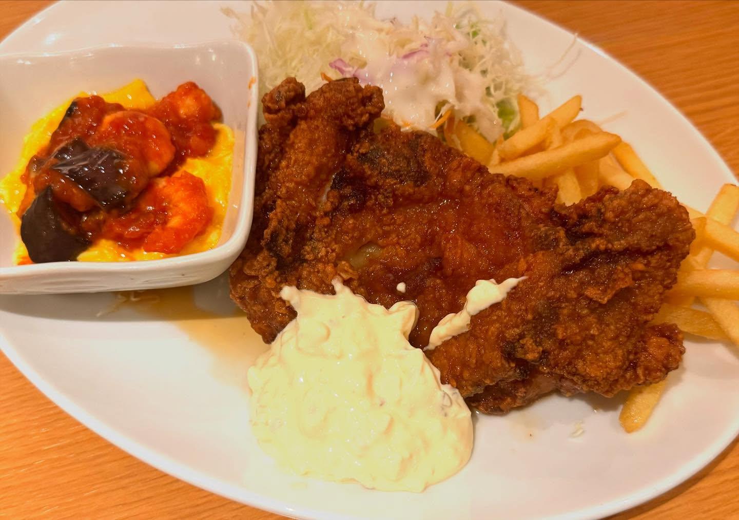 こんにちは☀️ニユートーキヨーパレスサイドビル店です😃