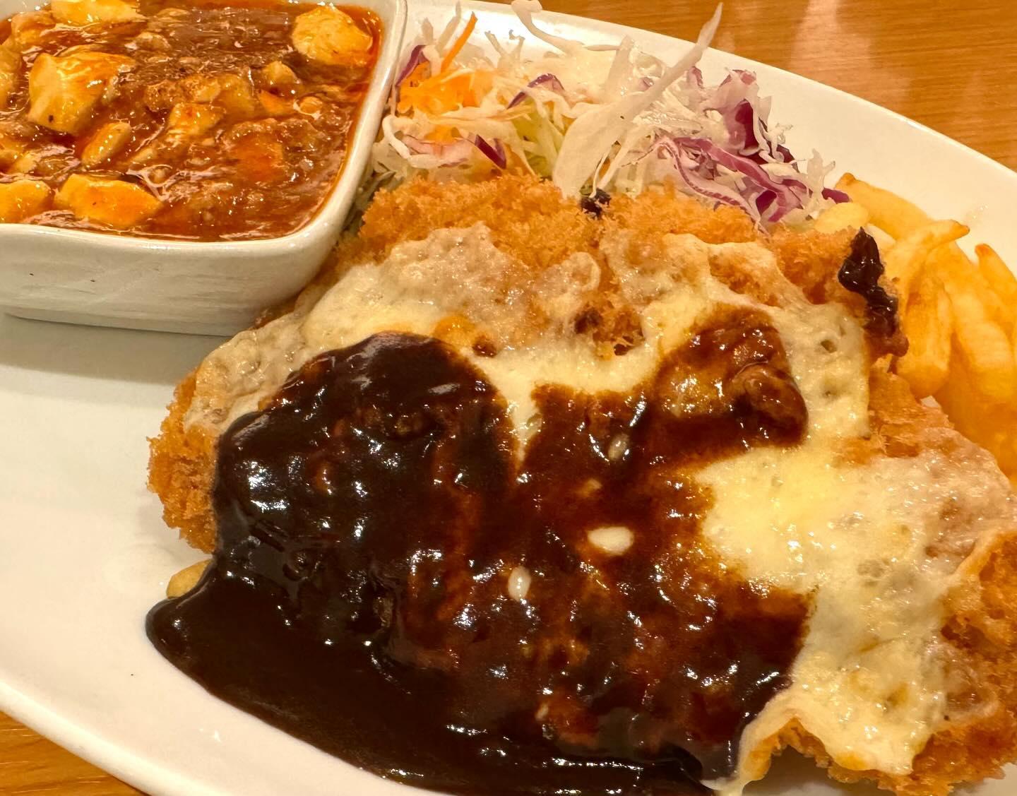 こんにちは☀️ニユートーキヨーパレスサイドビル店です😃