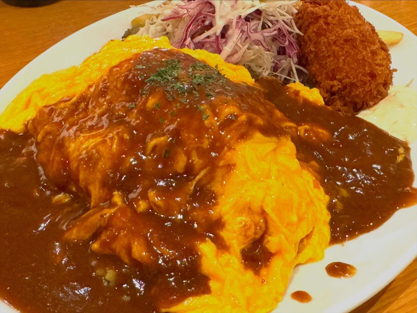 こんにちは☀️ニユートーキヨーパレスサイドビル店です😃