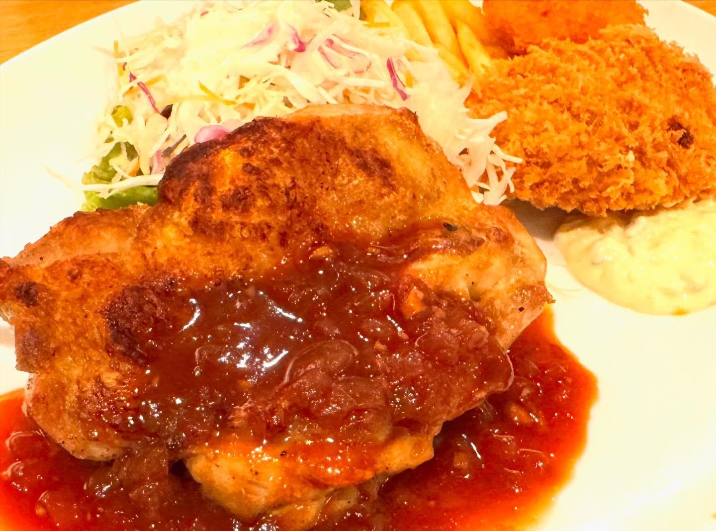 こんにちは☀️ニユートーキヨーパレスサイドビル店です😃