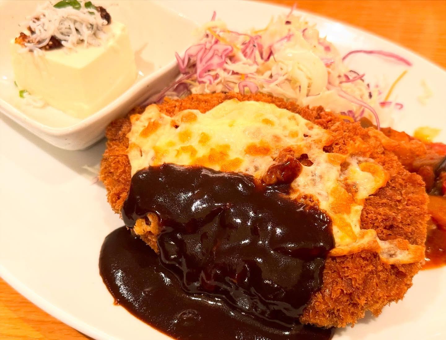 こんにちは☀️ニユートーキヨーパレスサイドビル店です😃