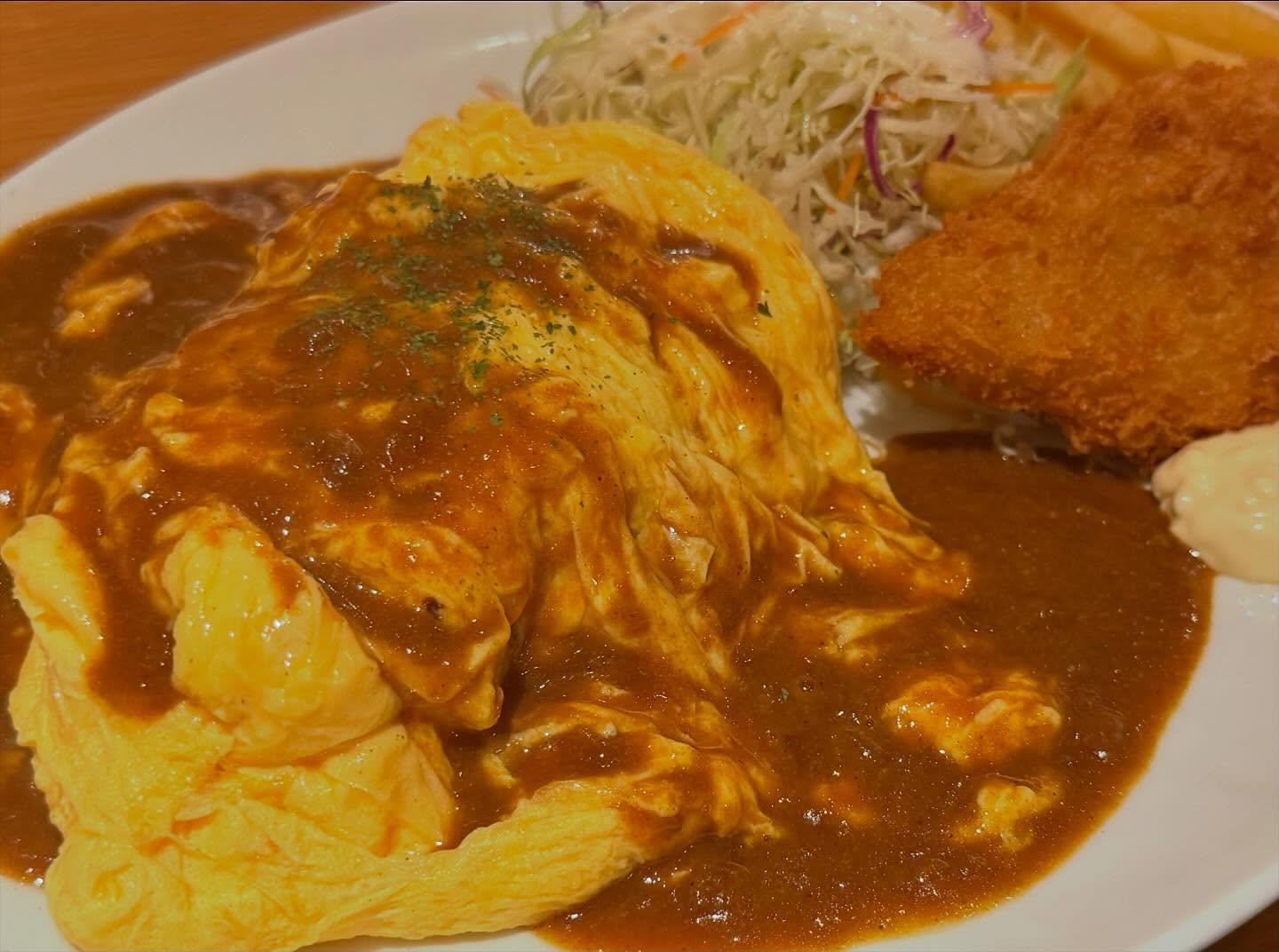 こんにちは☀️ニユートーキヨーパレスサイドビル店です😃