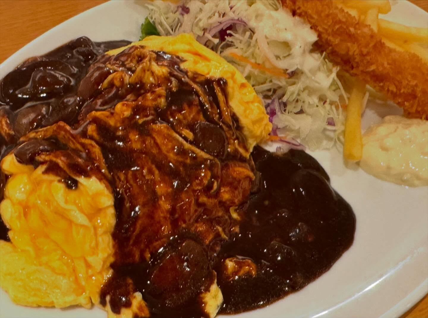 こんにちは☀️ニユートーキヨーパレスサイドビル店です😃