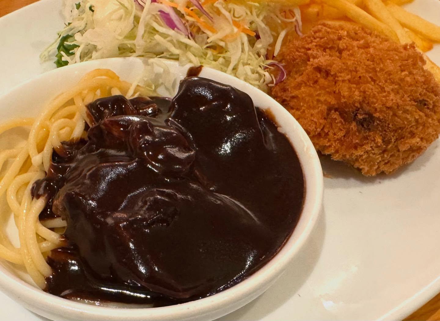 こんにちは☀️ニユートーキヨーパレスサイドビル店です😃