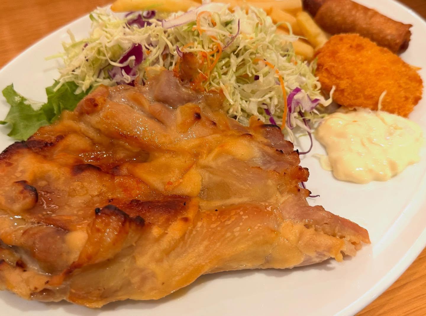 こんにちは☀️ニユートーキヨーパレスサイドビル店です😃