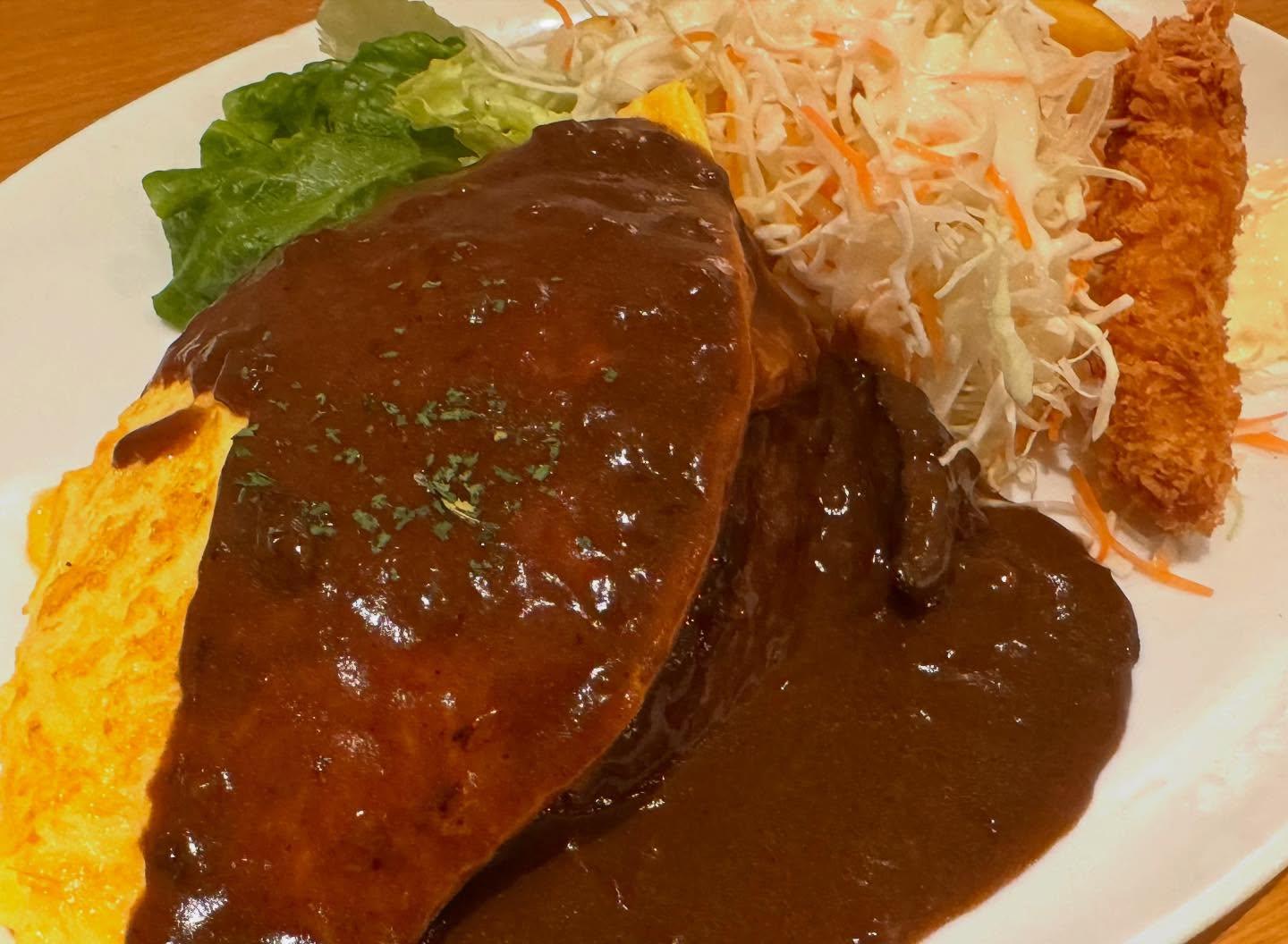 こんにちは☀️ニユートーキヨーパレスサイドビル店です😃