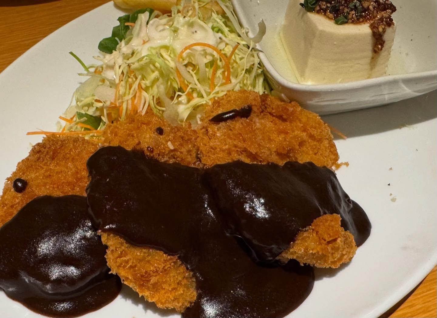 こんにちは☀️ニユートーキヨーパレスサイドビル店です😃