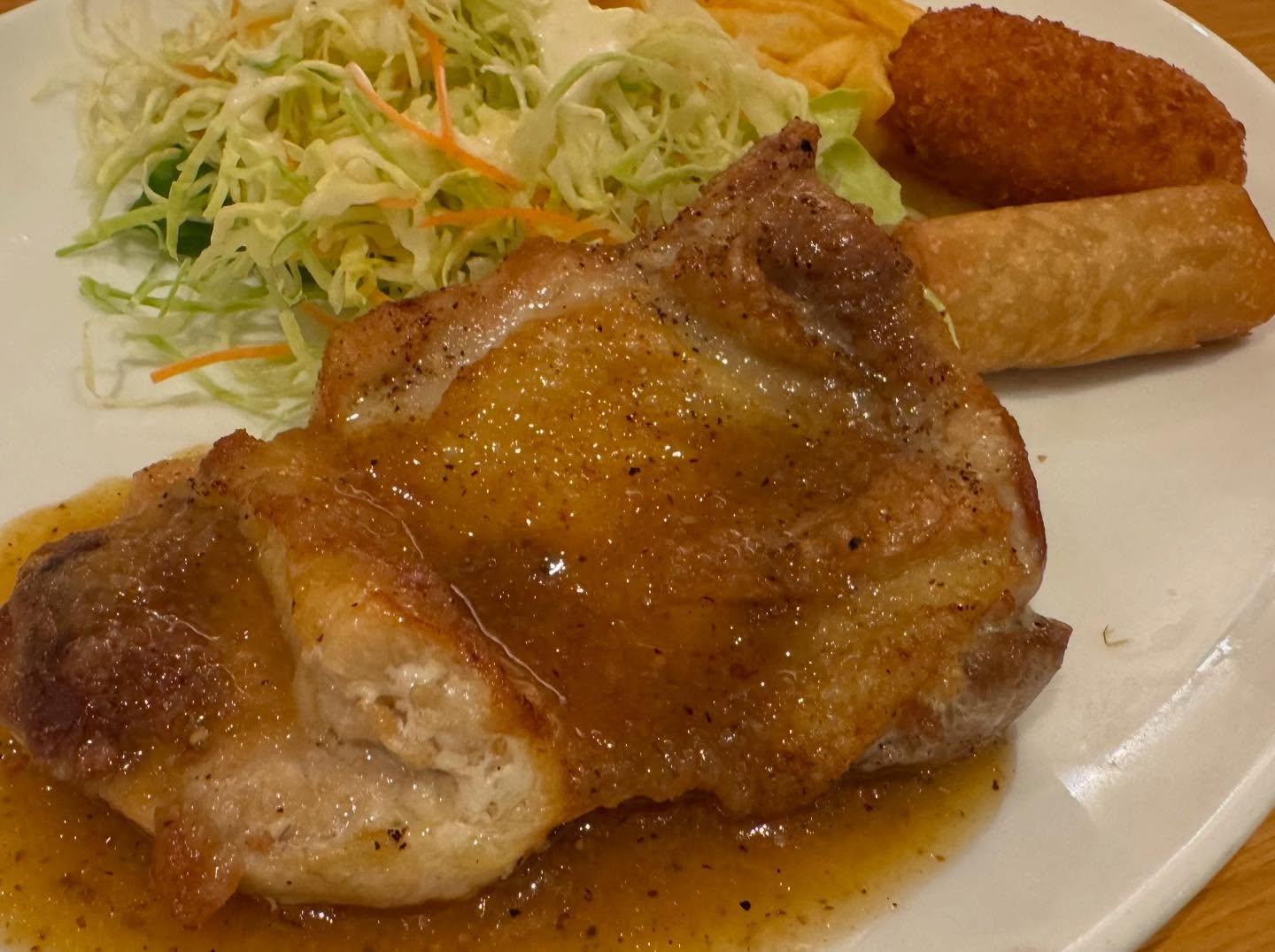 こんにちは☀️ニユートーキヨーパレスサイドビル店です😃