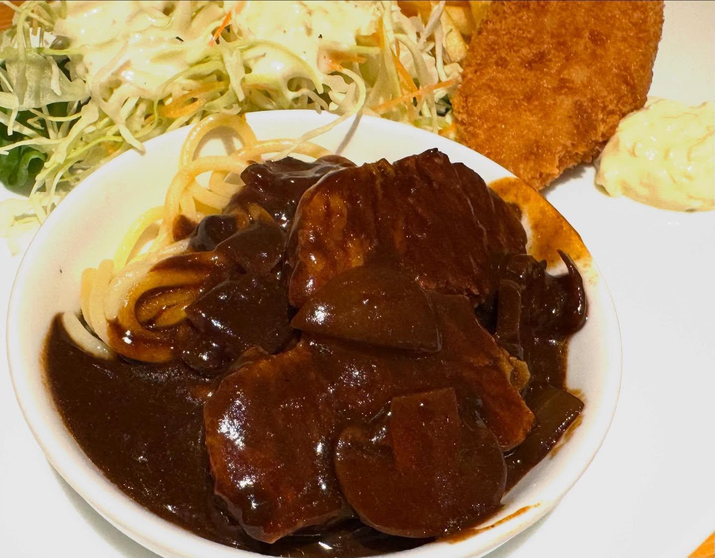 こんにちは☀️ニユートーキヨーパレスサイドビル店です😃