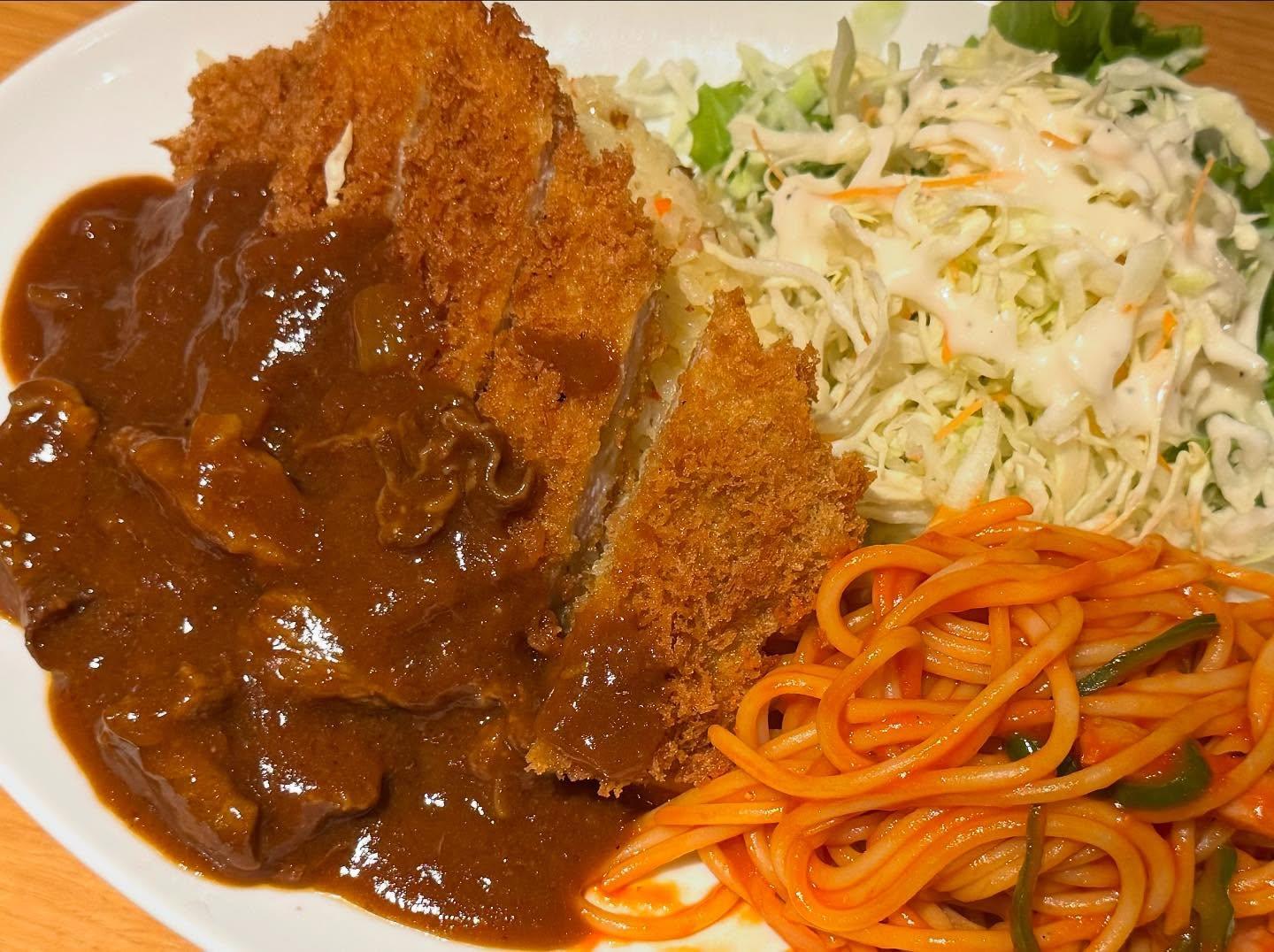 こんにちは☀️ニユートーキヨーパレスサイドビル店です😃