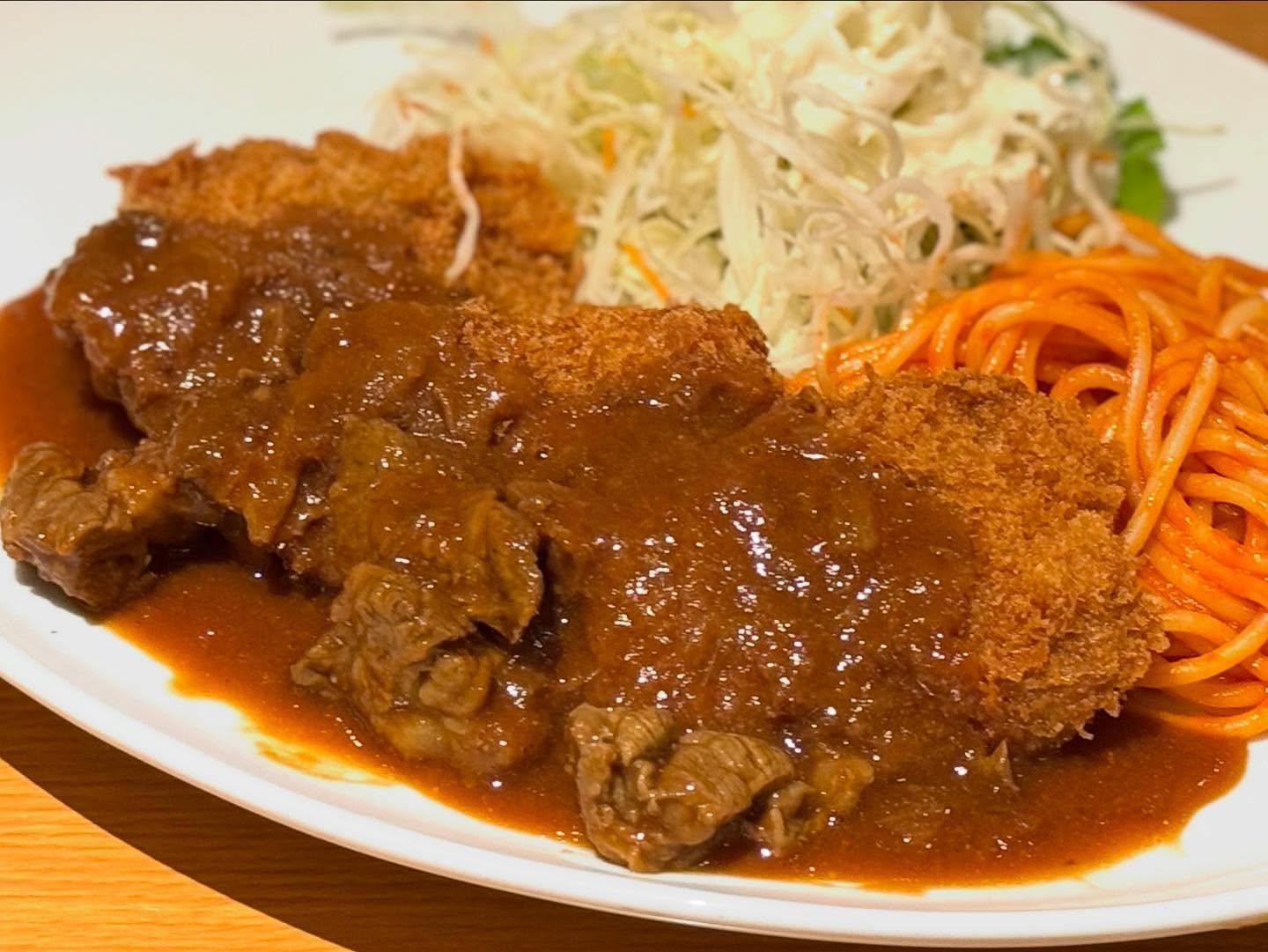 こんにちは☀️ニユートーキヨーパレスサイドビル店です😃
