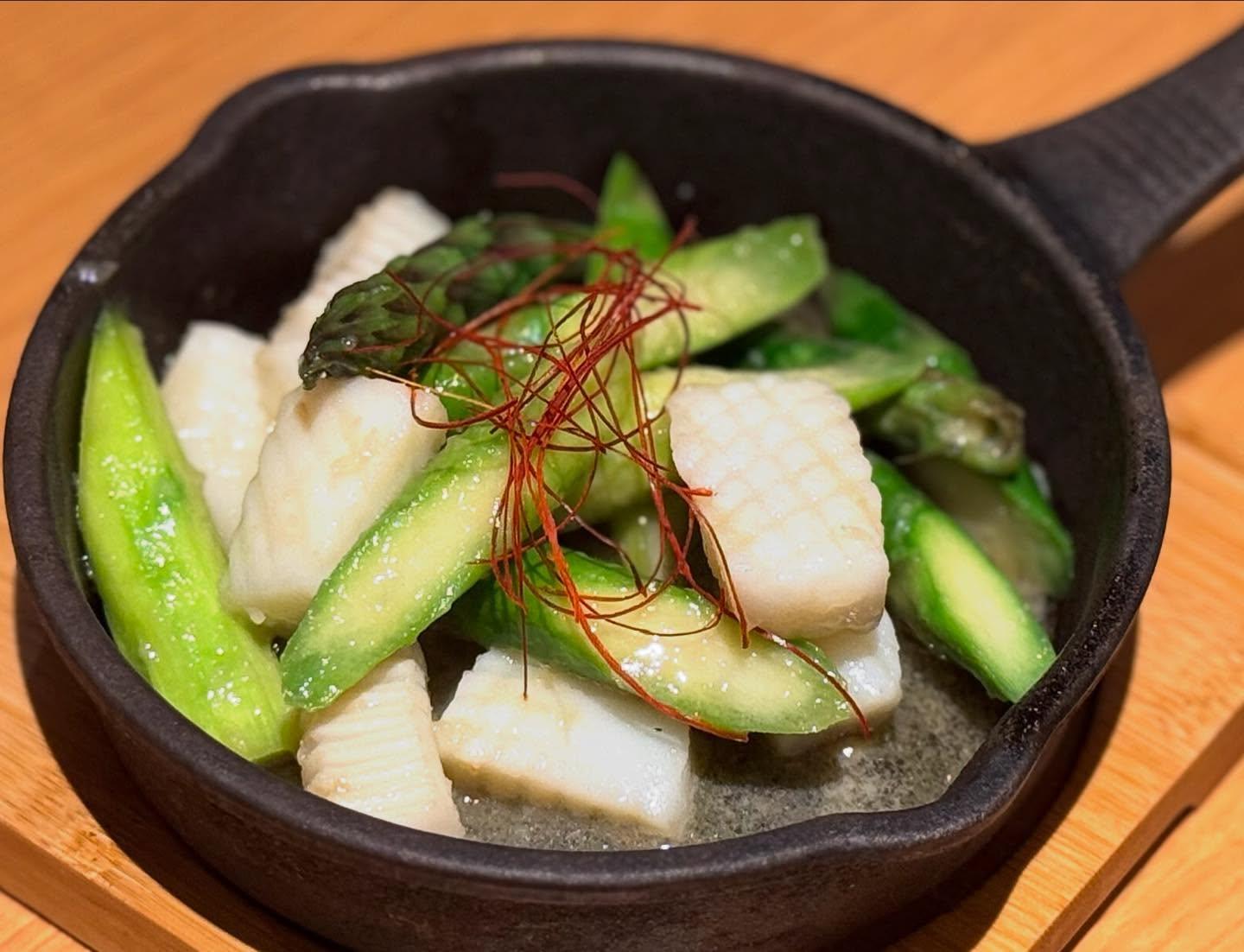 こんにちは。ニユートーキヨーパレスサイドビル店です🍖