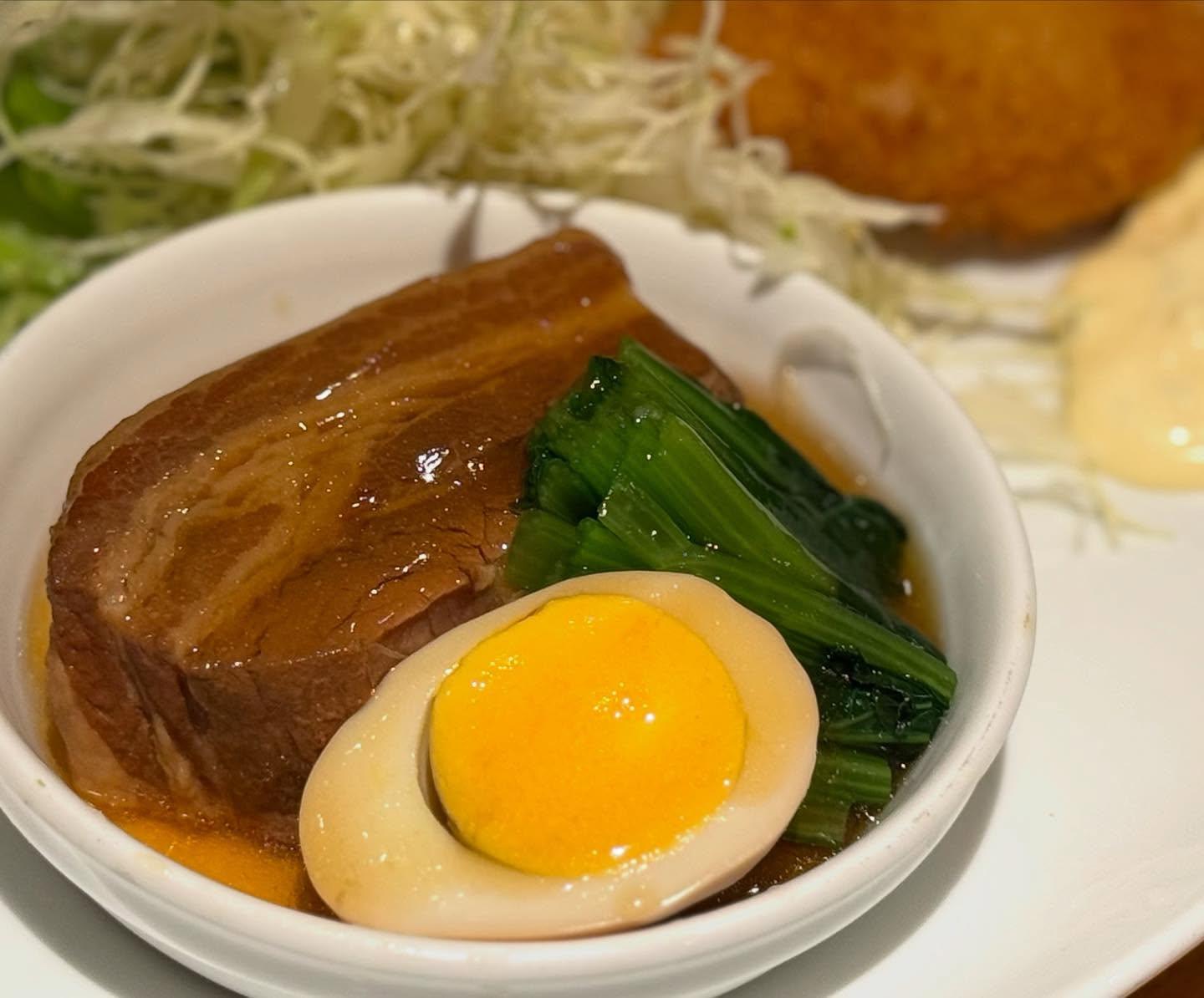 こんにちは☀️ニユートーキヨーパレスサイドビル店です😃