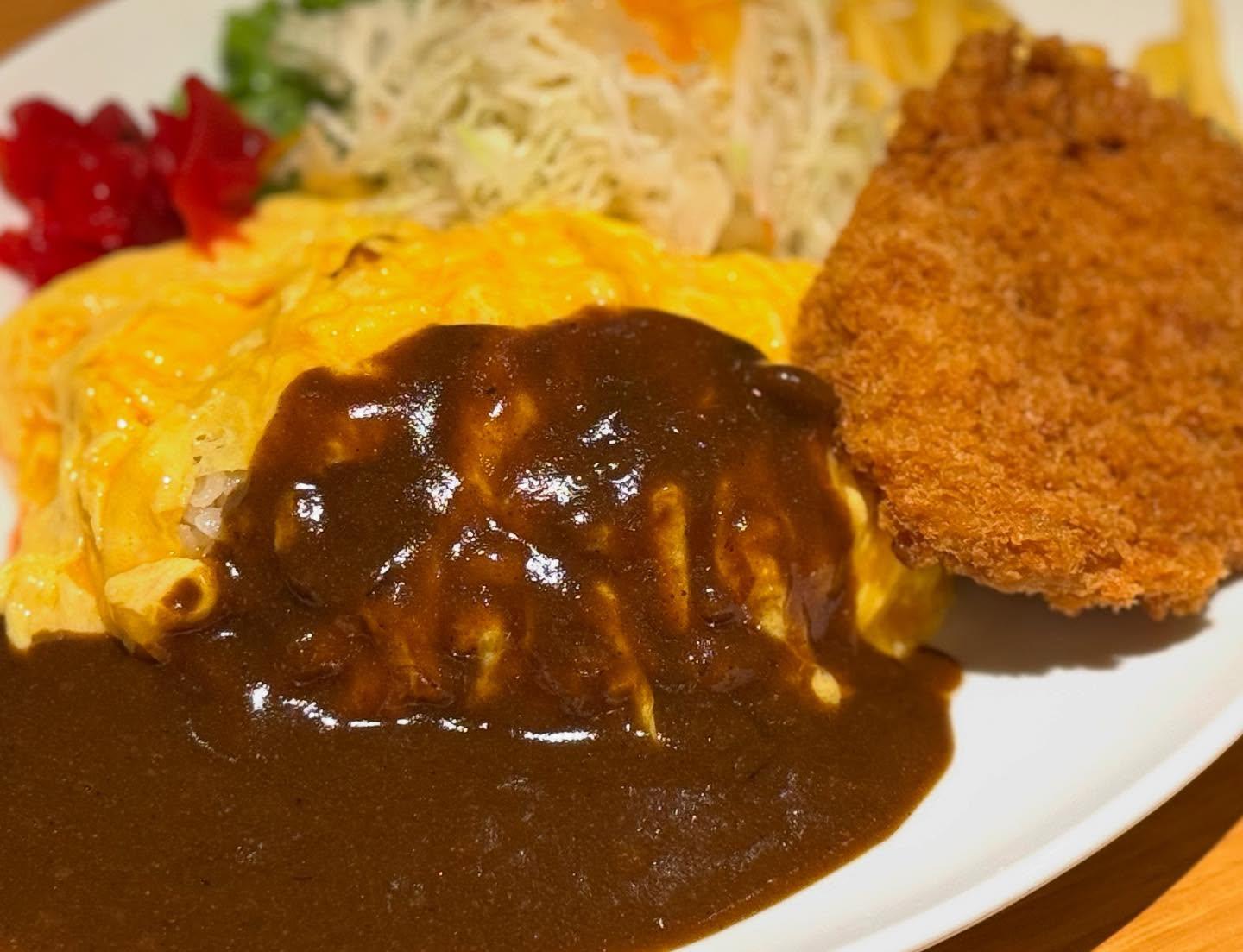 こんにちは☀️ニユートーキヨーパレスサイドビル店です😃