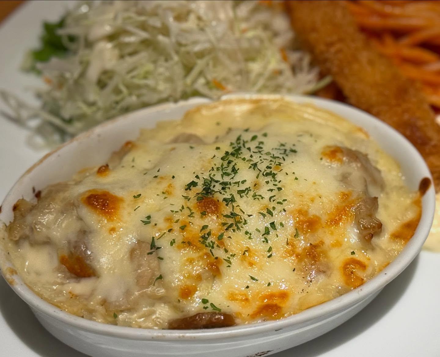 こんにちは☀️ニユートーキヨーパレスサイドビル店です😃