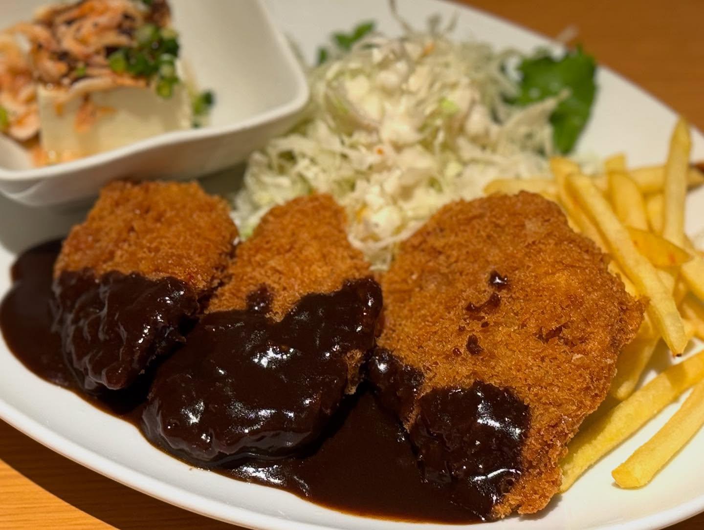 こんにちは☀️ニユートーキヨーパレスサイドビル店です😃