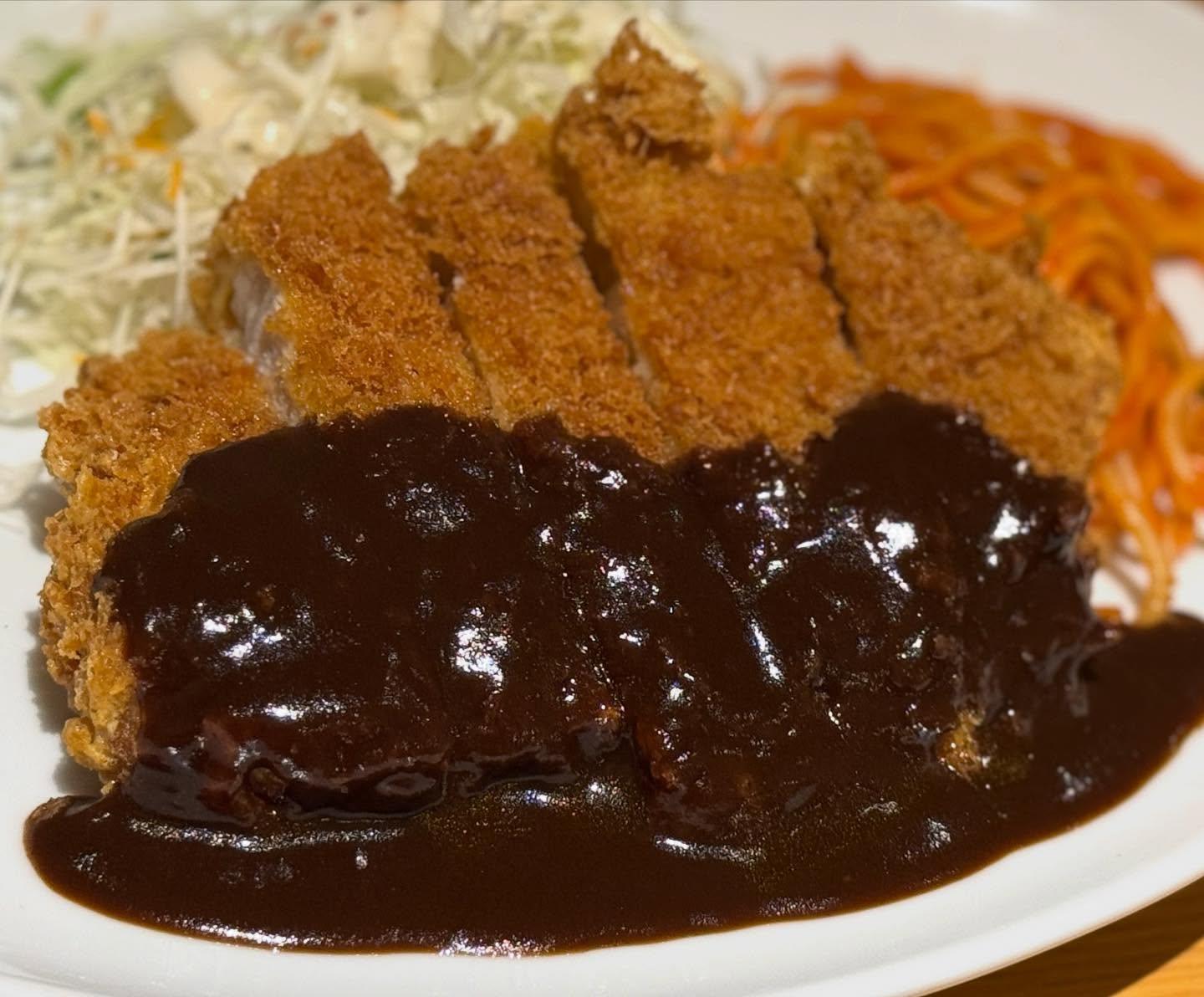 こんにちは☀️ニユートーキヨーパレスサイドビル店です😃