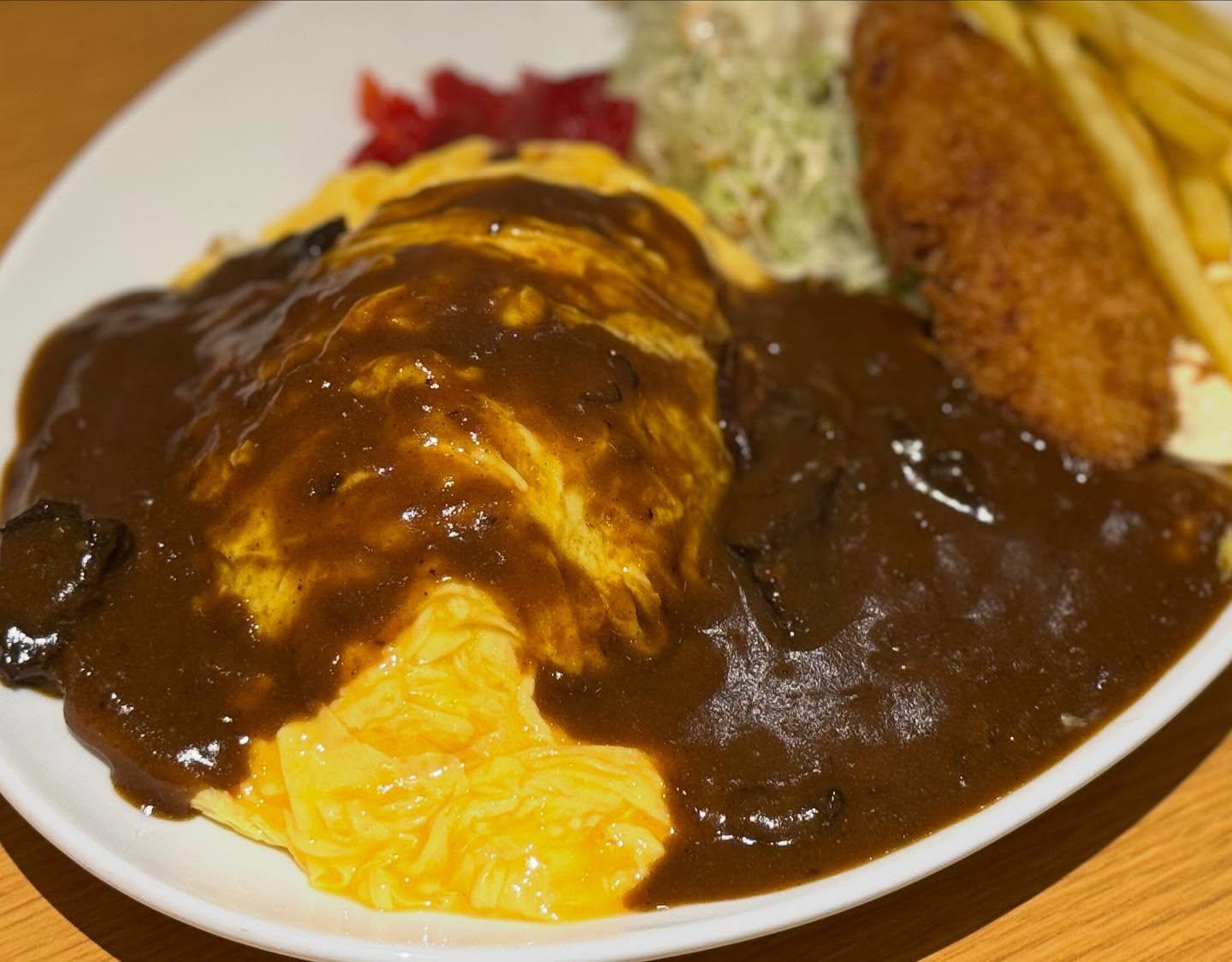 こんにちは☀️ニユートーキヨーパレスサイドビル店です😃