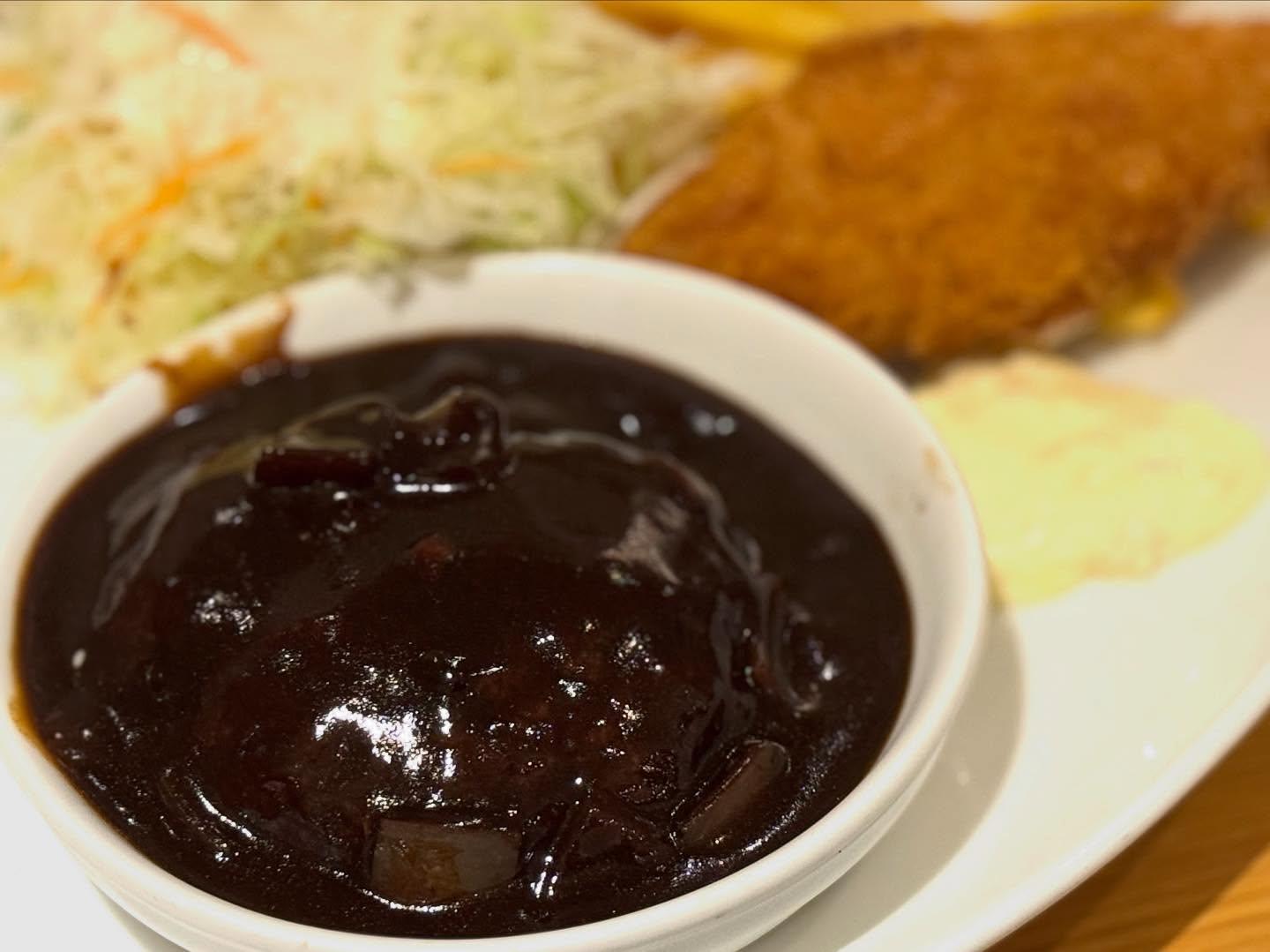 こんにちは☀️ニユートーキヨーパレスサイドビル店です😃