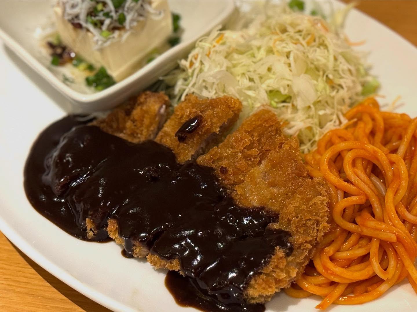 こんにちは☀️ニユートーキヨーパレスサイドビル店です😃