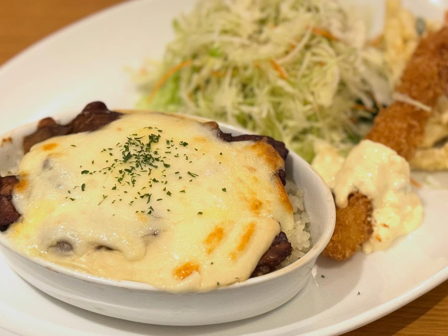 こんにちは☀️ニユートーキヨーパレスサイドビル店です😃