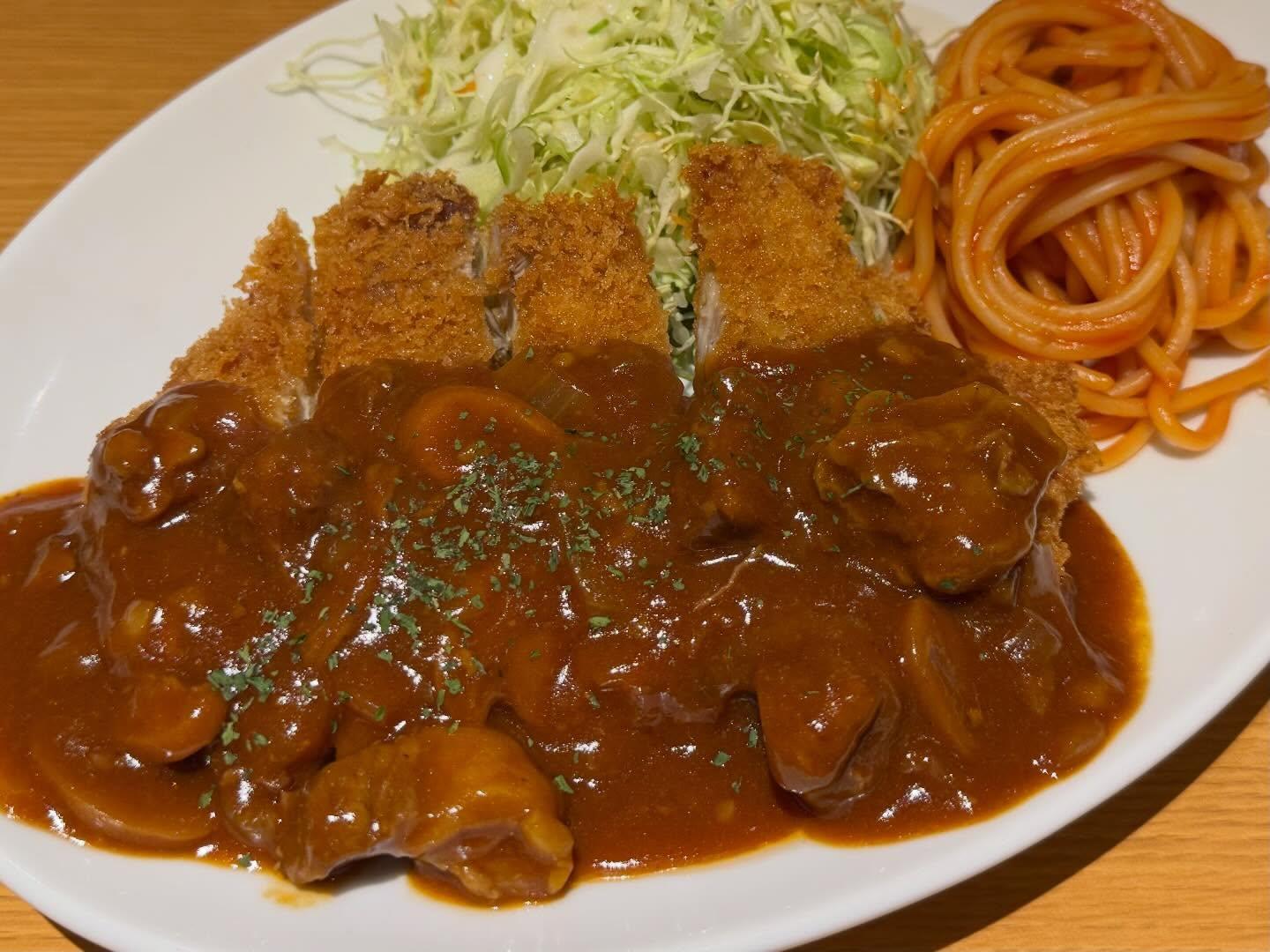 こんにちは☀️ニユートーキヨーパレスサイドビル店です😃