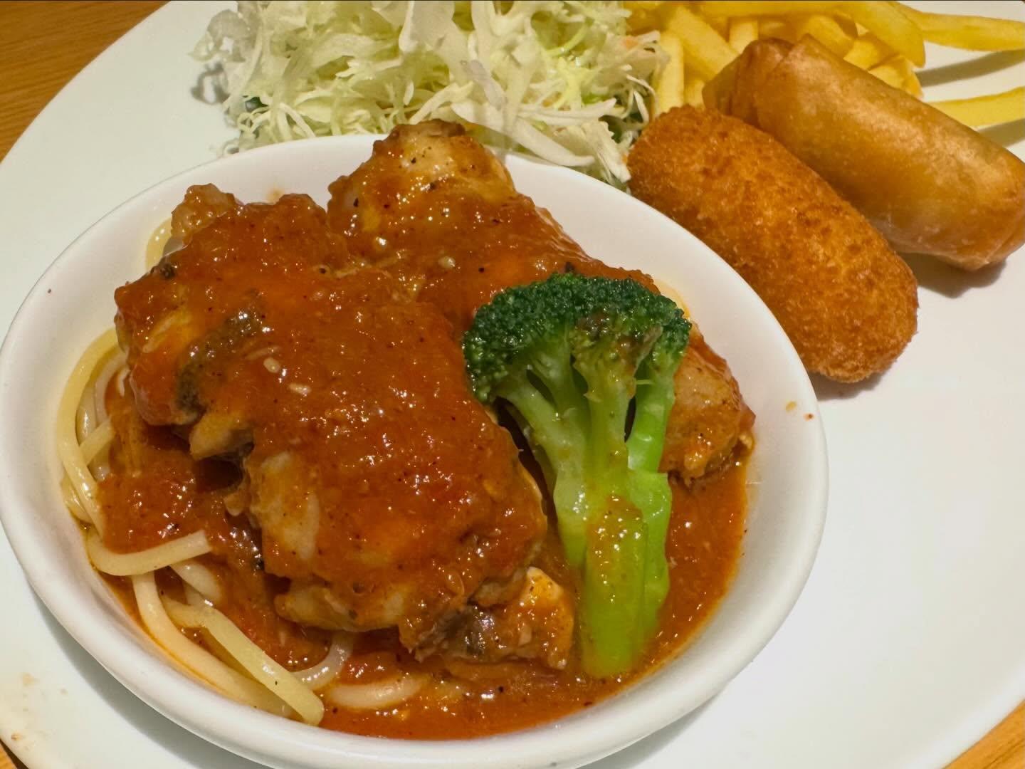 こんにちは☀️ニユートーキヨーパレスサイドビル店です😃
