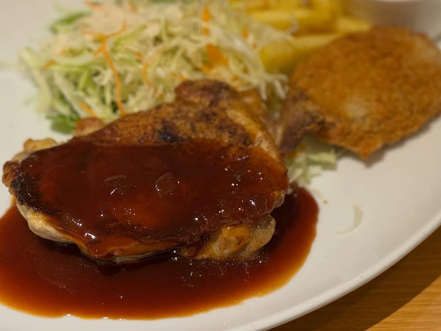 こんにちは☀️ニユートーキヨーパレスサイドビル店です😃
