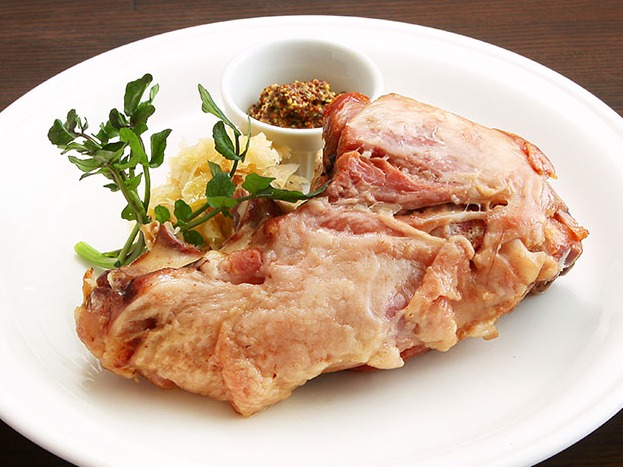アイスバイン　キング<br />
※塩漬け豚すねの塊肉をじっくり煮込んだドイツ料理の王様<br />
2～4名様で。
