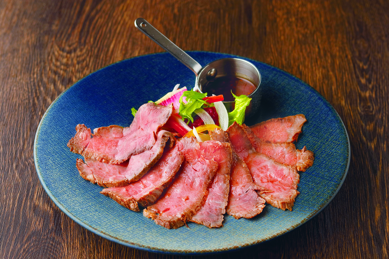 山形牛赤身肉のローストビーフ (70g)<br />
オニオンソース