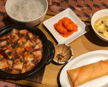 ◎手作り春巻き＆麻婆豆腐膳<br />
当店自慢の手作り春巻きと海老チリ・<br />
麻婆豆腐の欲張り膳です。
