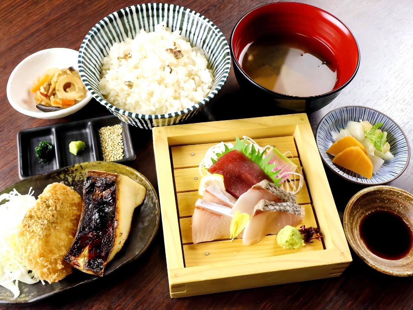 豪華、三味定食😊