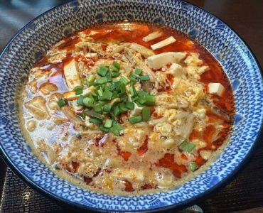 ◆当店自慢の酸辣湯麵<br />
辛味、酸味が奏でる刺激的な味<br />
＊画像はイメージです。