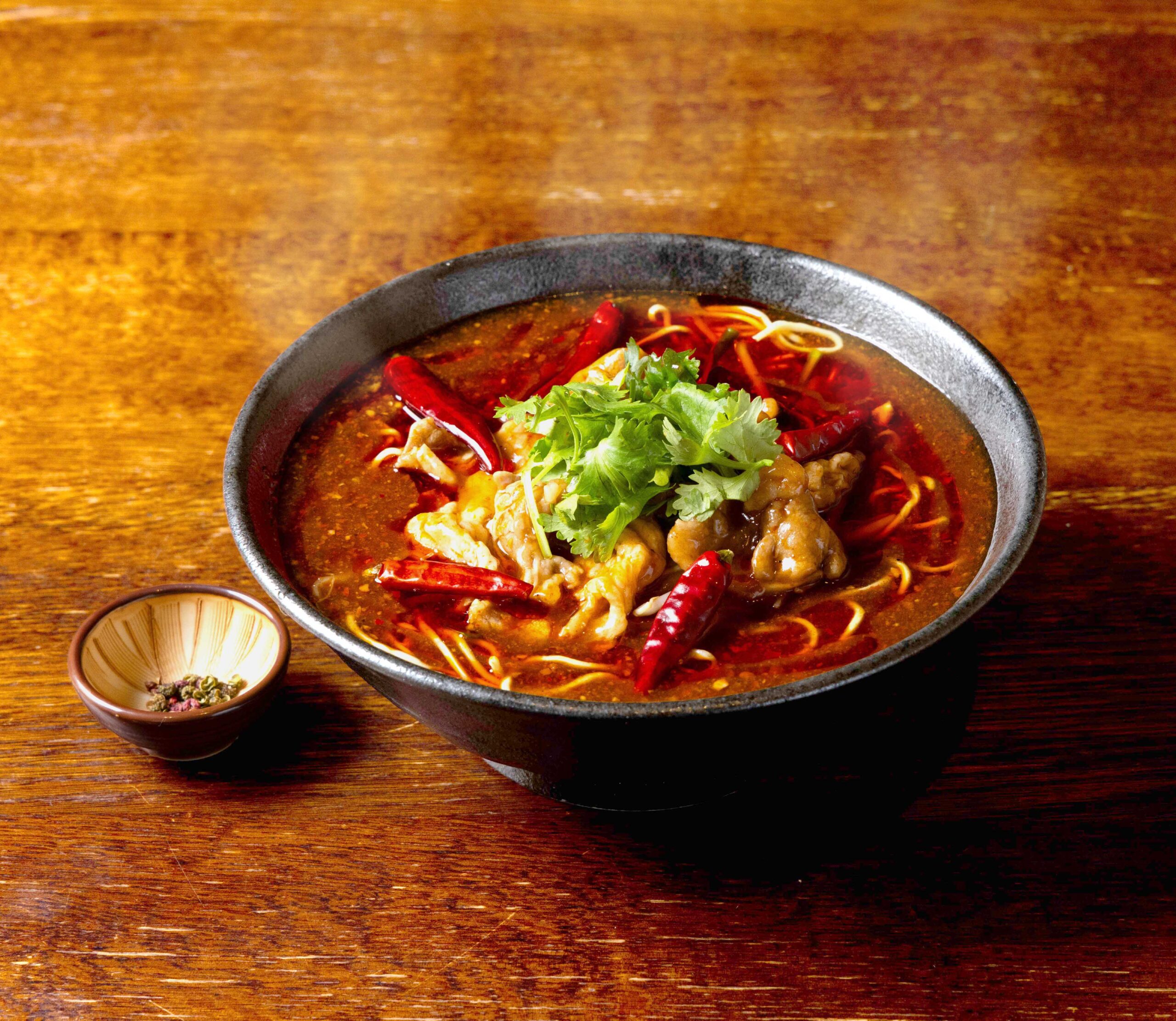 ★水煮牛肉麺<br />
激辛好きにはたまらない一品。辛さの中にも旨味あり！